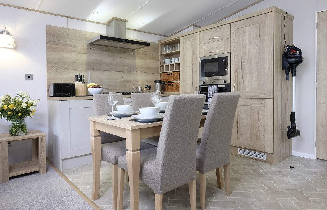 Kitchen/Dining Area