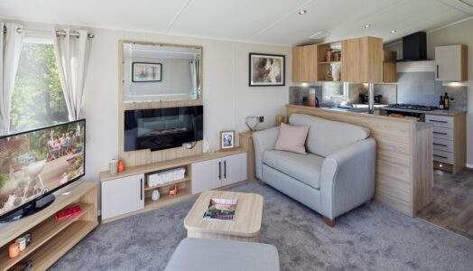 2023 Manor Lounge