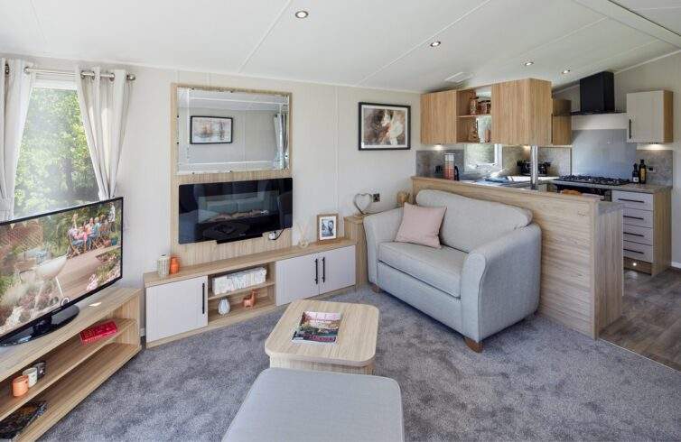 2023 Manor Lounge